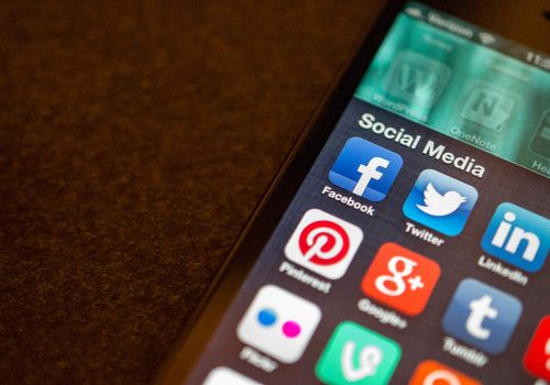 Μέσα κοινωνικής δικτύωσης: Χάνουμε στ’ αλήθεια κάτι καλό;